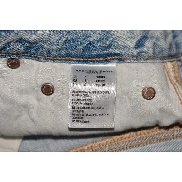 AMERICAN EAGLE NEW $50 Light Wash Distressed Raw Hem Skater‎ Jean Size 6 Short - Picture 4 of 4